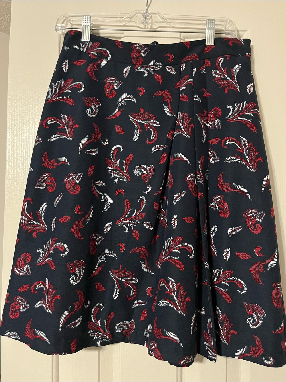 Brooks Brothers Pleated A-Line Navy Skirt Red & White Floral Swirl Print